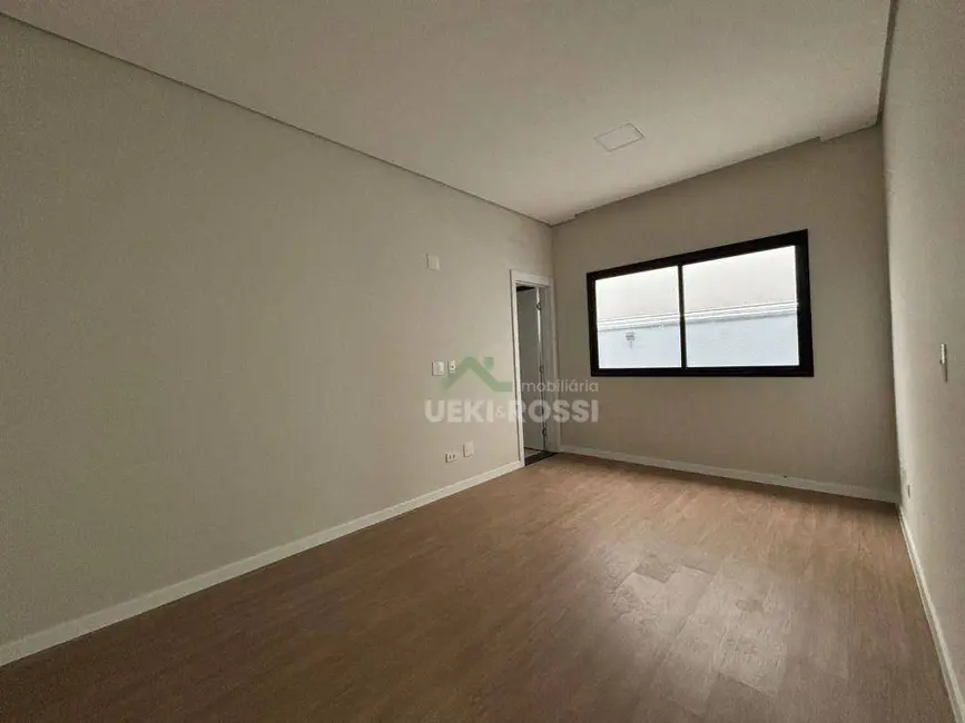 Casa de Condomínio com 3 quartos à venda, 250m2 em Esperança, Londrina - PR - imagem 8 Foto 8 de Casa de Condomínio com 3 quartos à venda, 250m2 em Esperança, Londrina - PR
