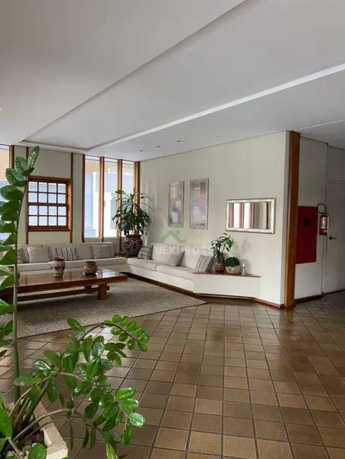 Apartamento com 2 quartos à venda, 80m2 em Centro, Londrina - PR - imagem 2 Foto 2 de Apartamento com 2 quartos à venda, 80m2 em Centro, Londrina - PR