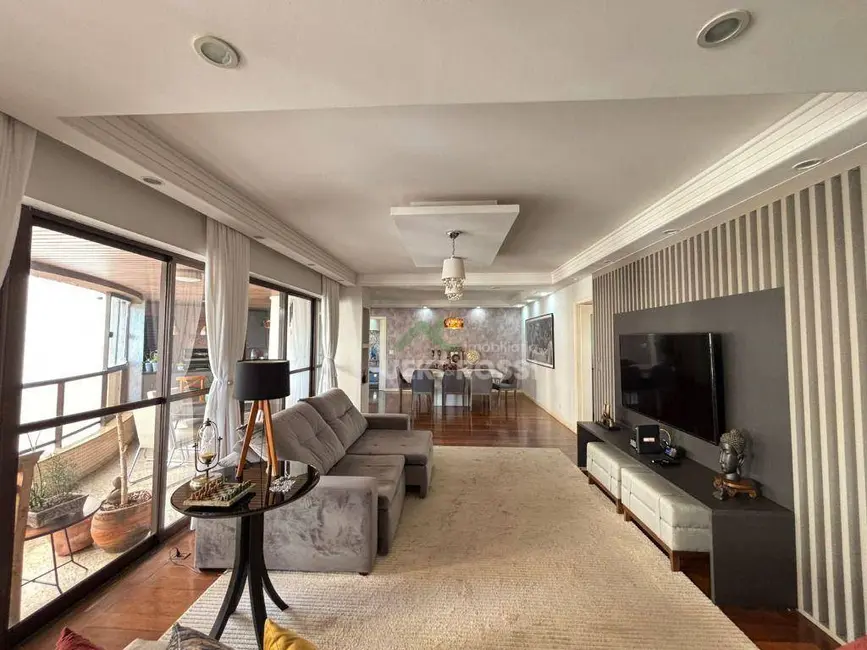 Apartamento com 4 quartos à venda, 391m2 em Londrina - PR - imagem 3 Foto 3 de Apartamento com 4 quartos à venda, 391m2 em Londrina - PR