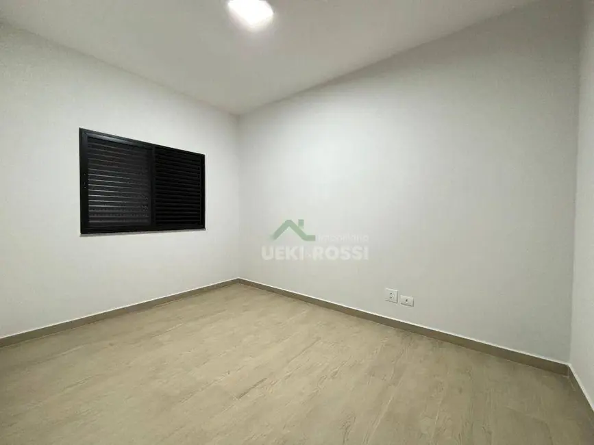 Casa com 3 quartos à venda, 125m2 em Marumbi, Londrina - PR - imagem 5 Foto 5 de Casa com 3 quartos à venda, 125m2 em Marumbi, Londrina - PR