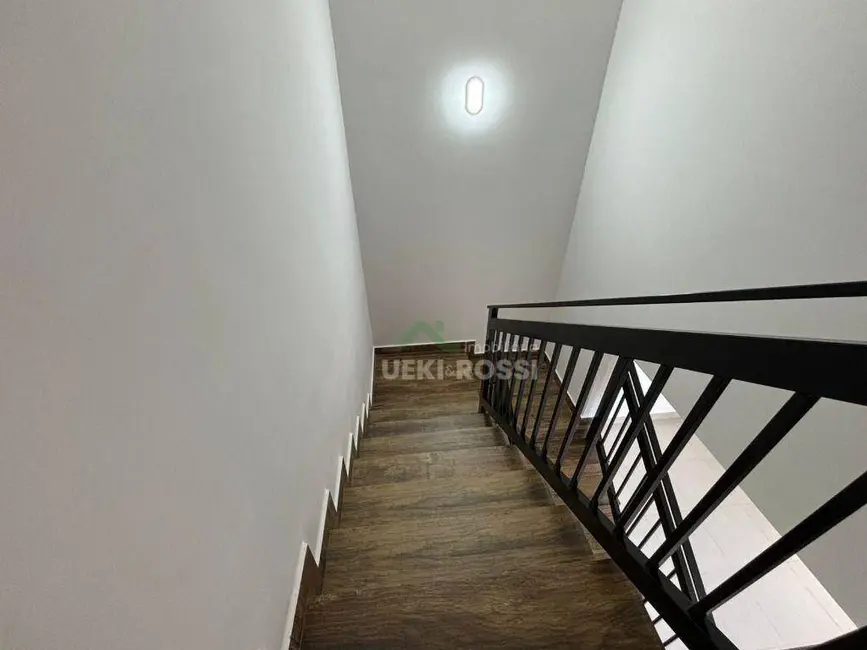 Casa com 3 quartos à venda, 125m2 em Marumbi, Londrina - PR - imagem 7 Foto 7 de Casa com 3 quartos à venda, 125m2 em Marumbi, Londrina - PR