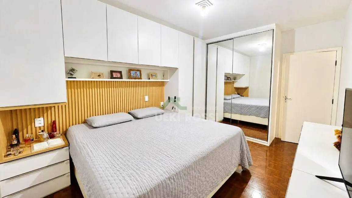 Casa com 3 quartos à venda, 371m2 em Vale de San Izidro, Londrina - PR - imagem 2 Foto 2 de Casa com 3 quartos à venda, 371m2 em Vale de San Izidro, Londrina - PR