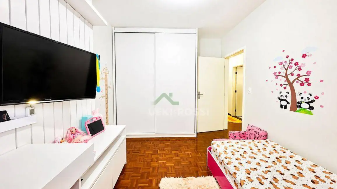 Casa com 3 quartos à venda, 371m2 em Vale de San Izidro, Londrina - PR - imagem 4 Foto 4 de Casa com 3 quartos à venda, 371m2 em Vale de San Izidro, Londrina - PR