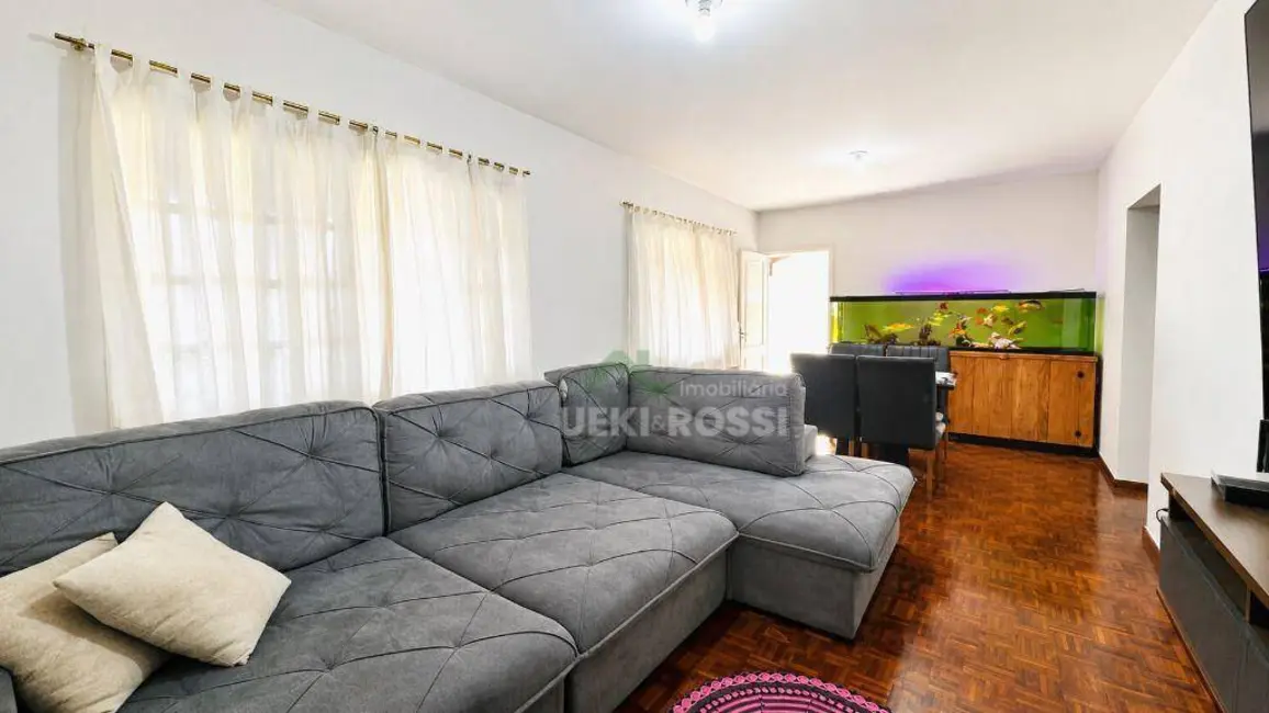 Casa com 3 quartos à venda, 371m2 em Vale de San Izidro, Londrina - PR - imagem 9 Foto 9 de Casa com 3 quartos à venda, 371m2 em Vale de San Izidro, Londrina - PR
