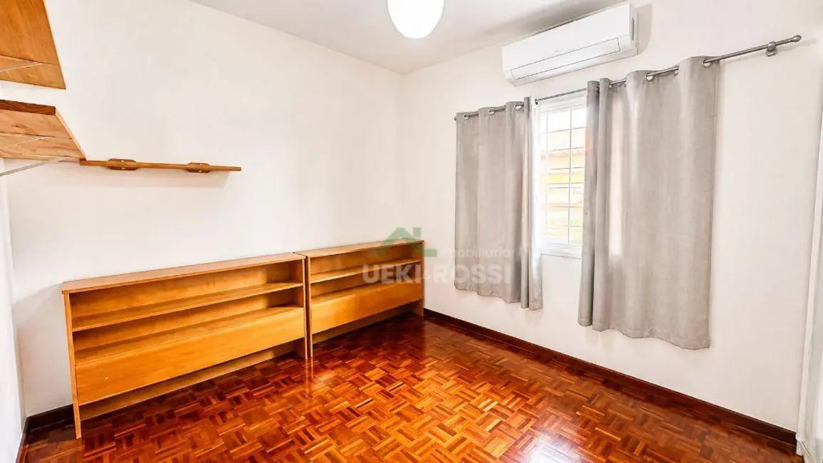 Casa com 3 quartos à venda, 371m2 em Vale de San Izidro, Londrina - PR - imagem 5 Foto 5 de Casa com 3 quartos à venda, 371m2 em Vale de San Izidro, Londrina - PR
