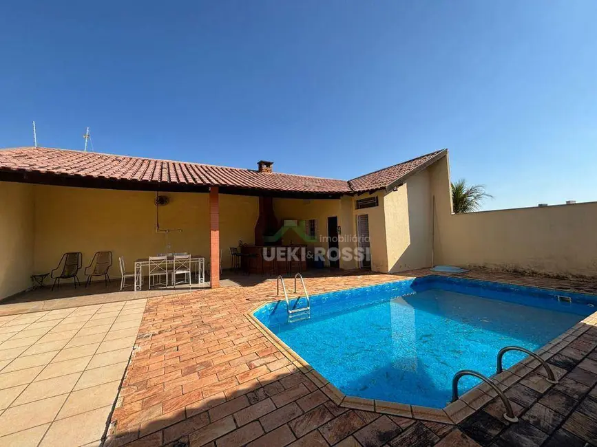 Foto 1 de Casa com 3 quartos à venda e para alugar, 371m2 em Vale de San Izidro, Londrina - PR
