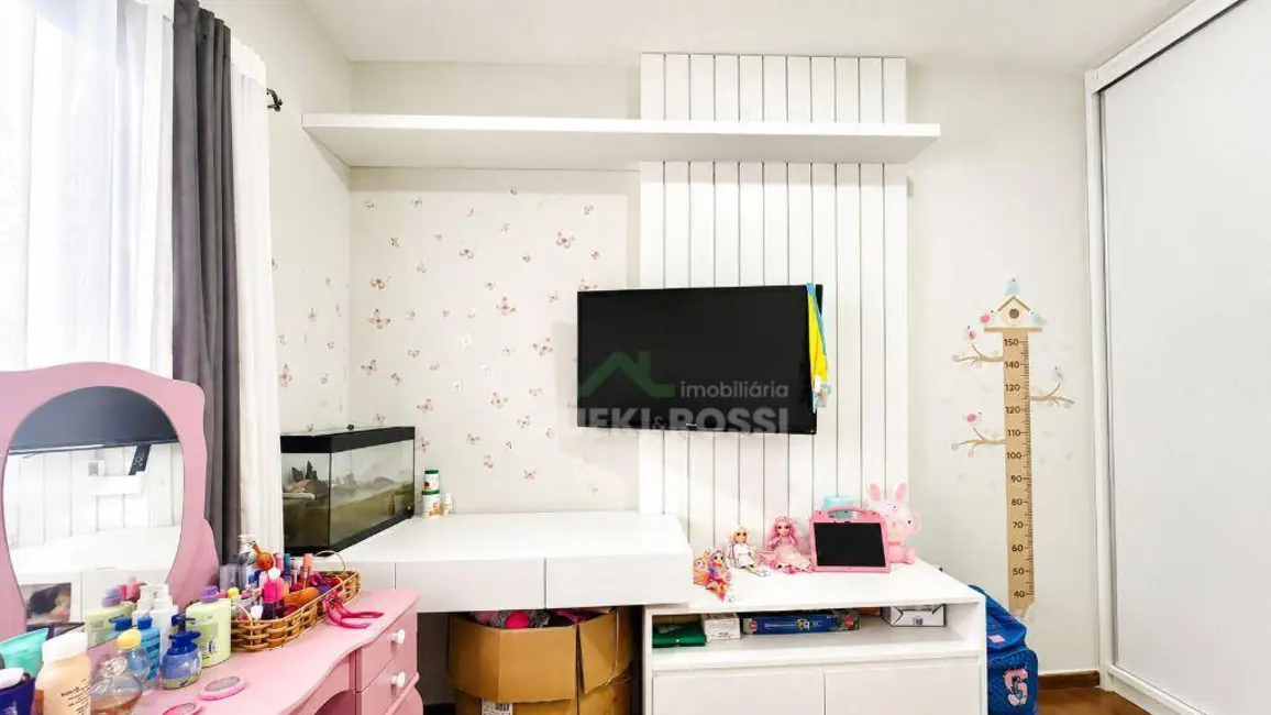 Casa com 3 quartos à venda, 371m2 em Vale de San Izidro, Londrina - PR - imagem 8 Foto 8 de Casa com 3 quartos à venda, 371m2 em Vale de San Izidro, Londrina - PR