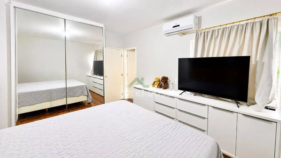 Casa com 3 quartos à venda, 371m2 em Vale de San Izidro, Londrina - PR - imagem 3 Foto 3 de Casa com 3 quartos à venda, 371m2 em Vale de San Izidro, Londrina - PR