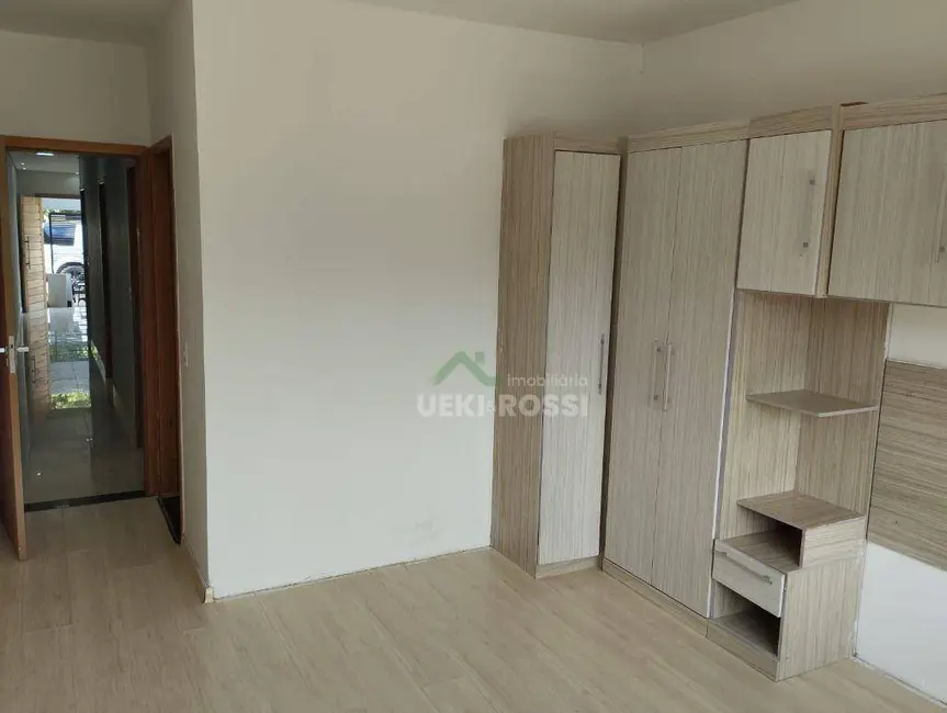 Casa com 3 quartos à venda, 135m2 em Londrina - PR - imagem 4 Foto 4 de Casa com 3 quartos à venda, 135m2 em Londrina - PR