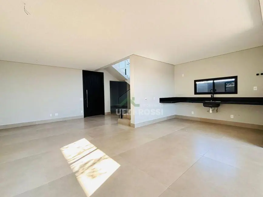 Casa de Condomínio com 4 quartos à venda, 254m2 em Conjunto Habitacional Alexandre Urbanas, Londrina - PR - imagem 4 Foto 4 de Casa de Condomínio com 4 quartos à venda, 254m2 em Conjunto Habitacional Alexandre Urbanas, Londrina - PR