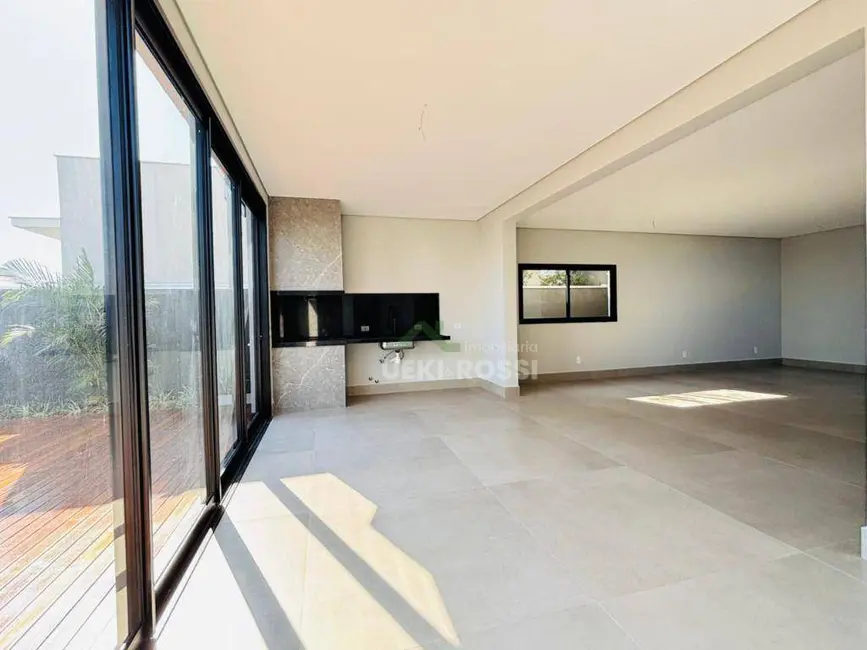 Casa de Condomínio com 4 quartos à venda, 254m2 em Conjunto Habitacional Alexandre Urbanas, Londrina - PR - imagem 5 Foto 5 de Casa de Condomínio com 4 quartos à venda, 254m2 em Conjunto Habitacional Alexandre Urbanas, Londrina - PR