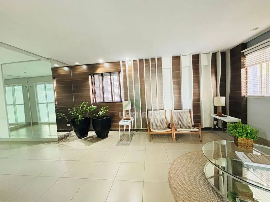Apartamento com 3 quartos à venda, 156m2 em Londrina - PR - imagem 2 Foto 2 de Apartamento com 3 quartos à venda, 156m2 em Londrina - PR