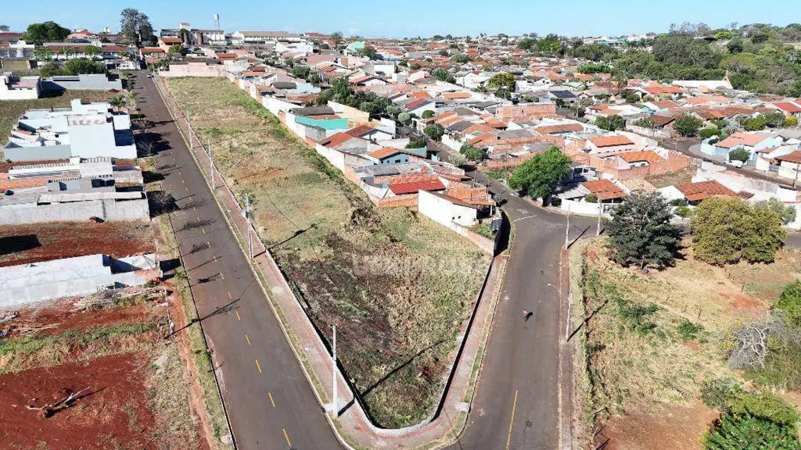 Foto 1 de Terreno / Lote à venda, 272m2 em Tarobá, Londrina - PR