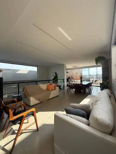 Foto 1 de Casa de Condomínio com 3 quartos à venda, 252m2 em Londrina - PR