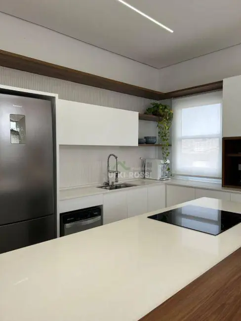 Casa de Condomínio com 3 quartos à venda, 252m2 em Londrina - PR - imagem 5 Foto 5 de Casa de Condomínio com 3 quartos à venda, 252m2 em Londrina - PR