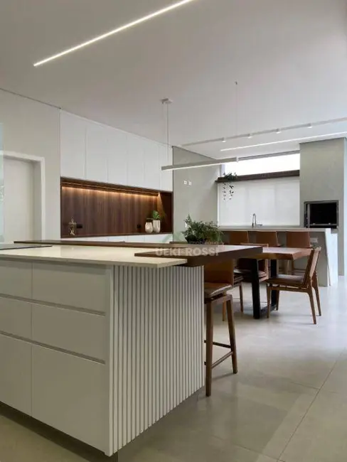 Casa de Condomínio com 3 quartos à venda, 252m2 em Londrina - PR - imagem 4 Foto 4 de Casa de Condomínio com 3 quartos à venda, 252m2 em Londrina - PR