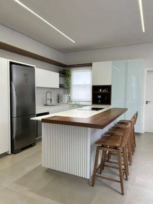 Casa de Condomínio com 3 quartos à venda, 252m2 em Londrina - PR - imagem 6 Foto 6 de Casa de Condomínio com 3 quartos à venda, 252m2 em Londrina - PR