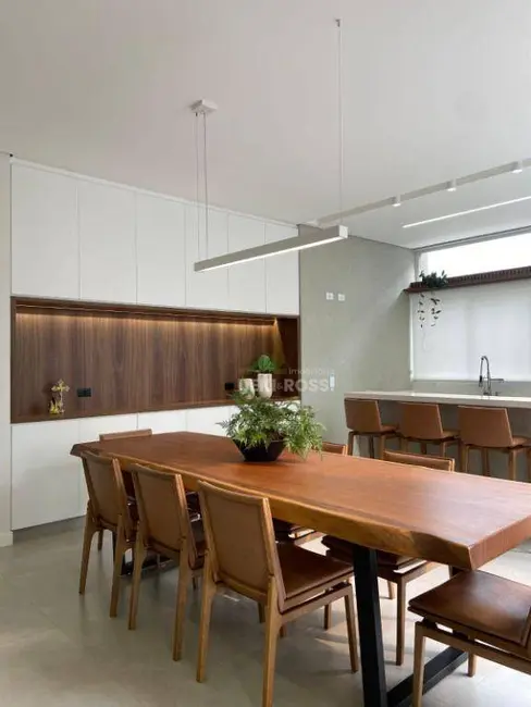 Casa de Condomínio com 3 quartos à venda, 252m2 em Londrina - PR - imagem 9 Foto 9 de Casa de Condomínio com 3 quartos à venda, 252m2 em Londrina - PR