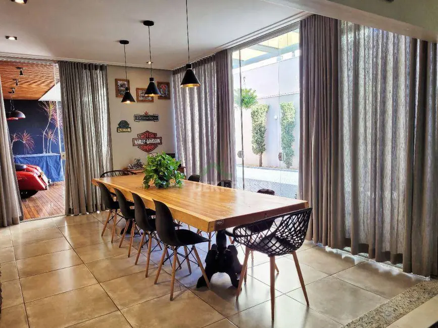 Foto 3 de Casa com 3 quartos à venda, 340m2 em Rolandia - PR