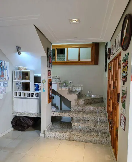 Foto 8 de Casa com 3 quartos à venda, 340m2 em Rolandia - PR