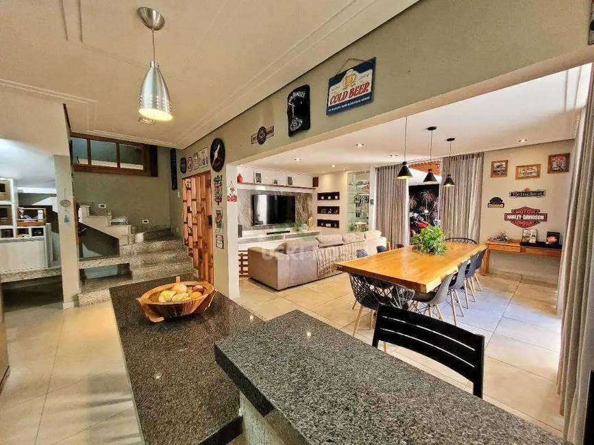 Foto 7 de Casa com 3 quartos à venda, 340m2 em Rolandia - PR