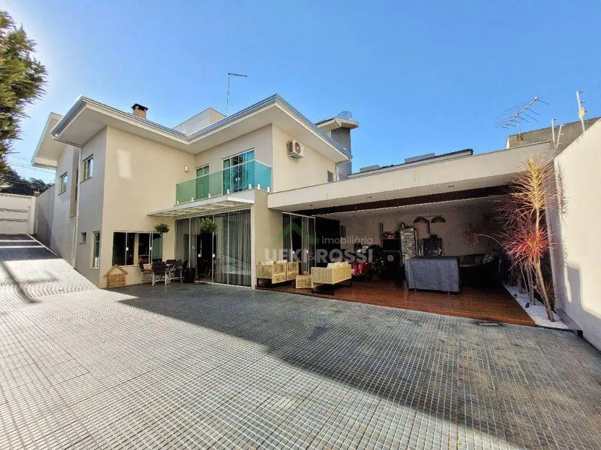Foto 1 de Casa com 3 quartos à venda, 340m2 em Rolandia - PR
