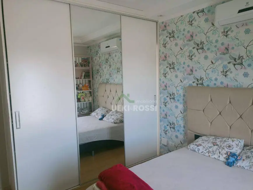 Foto 3 de Casa de Condomínio com 4 quartos à venda, 420m2 em Jardim Itatiaia 2, Londrina - PR