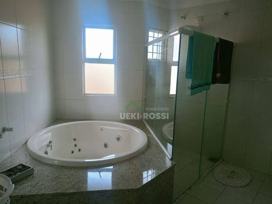 Foto 5 de Casa de Condomínio com 4 quartos à venda, 420m2 em Jardim Itatiaia 2, Londrina - PR