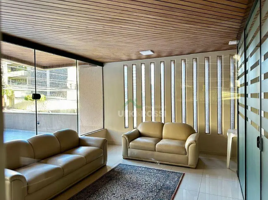 Apartamento com 4 quartos à venda, 308m2 em Centro, Londrina - PR - imagem 6 Foto 6 de Apartamento com 4 quartos à venda, 308m2 em Centro, Londrina - PR