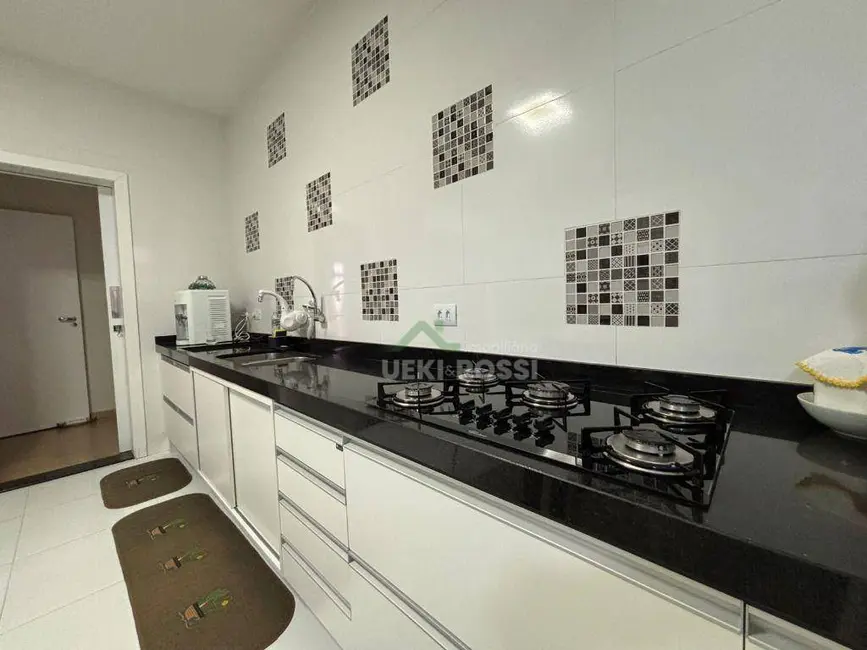 Apartamento com 3 quartos à venda, 185m2 em Centro, Londrina - PR - imagem 5 Foto 5 de Apartamento com 3 quartos à venda, 185m2 em Centro, Londrina - PR