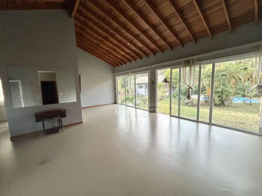 Foto 1 de Casa de Condomínio com 2 quartos para alugar, 1562m2 em Cambe - PR