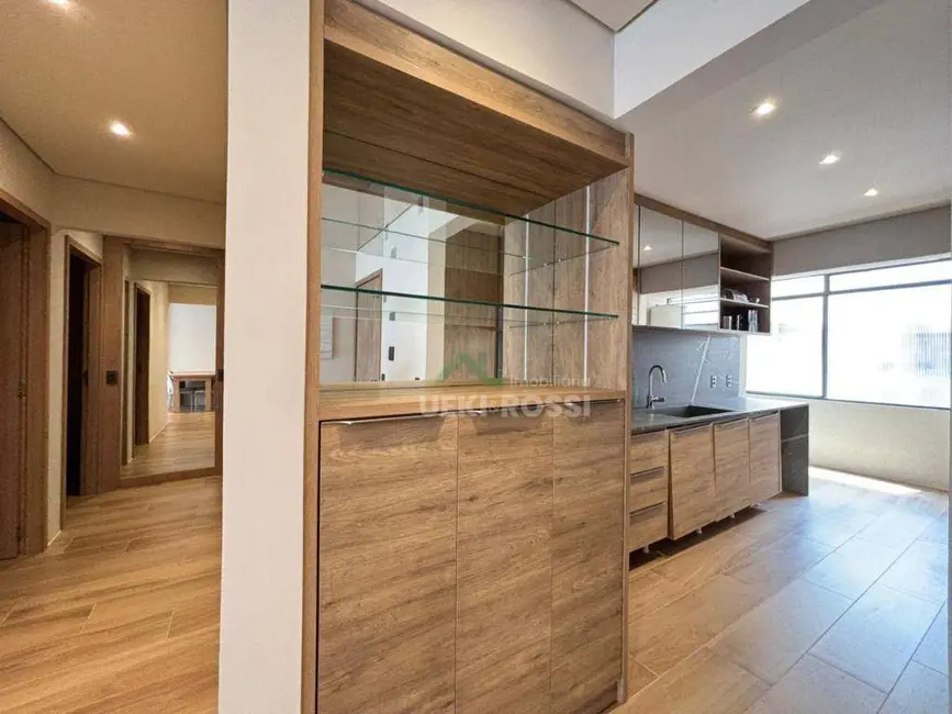 Apartamento com 3 quartos à venda, 112m2 em Centro, Londrina - PR - imagem 6 Foto 6 de Apartamento com 3 quartos à venda, 112m2 em Centro, Londrina - PR