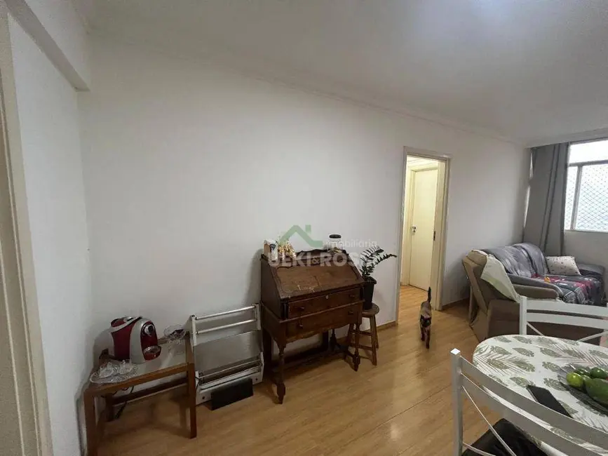 Apartamento com 2 quartos à venda, 98m2 em Vila Larsen 1, Londrina - PR - imagem 4 Foto 4 de Apartamento com 2 quartos à venda, 98m2 em Vila Larsen 1, Londrina - PR