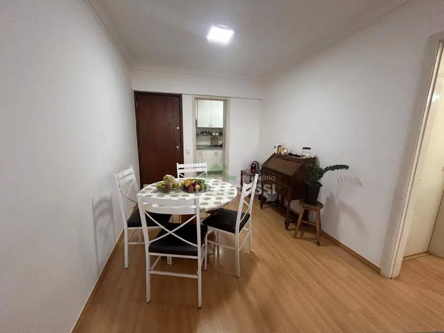 Apartamento com 2 quartos à venda, 98m2 em Vila Larsen 1, Londrina - PR - imagem 1 Foto 1 de Apartamento com 2 quartos à venda, 98m2 em Vila Larsen 1, Londrina - PR