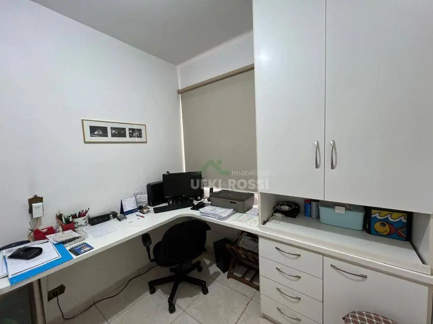Apartamento com 3 quartos à venda, 199m2 em Centro, Londrina - PR - imagem 5 Foto 5 de Apartamento com 3 quartos à venda, 199m2 em Centro, Londrina - PR