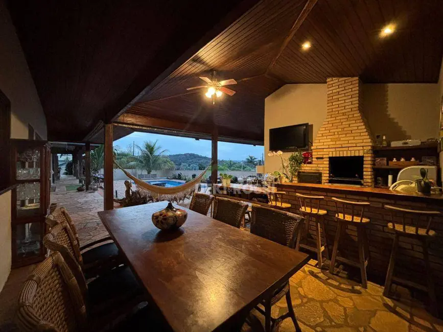 Casa de Condomínio com 4 quartos à venda, 1700m2 em Estância Cabral, Cambe - PR - imagem 8 Foto 8 de Casa de Condomínio com 4 quartos à venda, 1700m2 em Estância Cabral, Cambe - PR