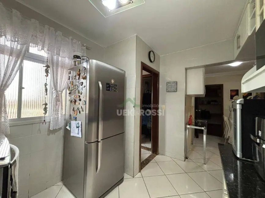 Foto 5 de Apartamento com 3 quartos à venda, 173m2 em Centro, Londrina - PR