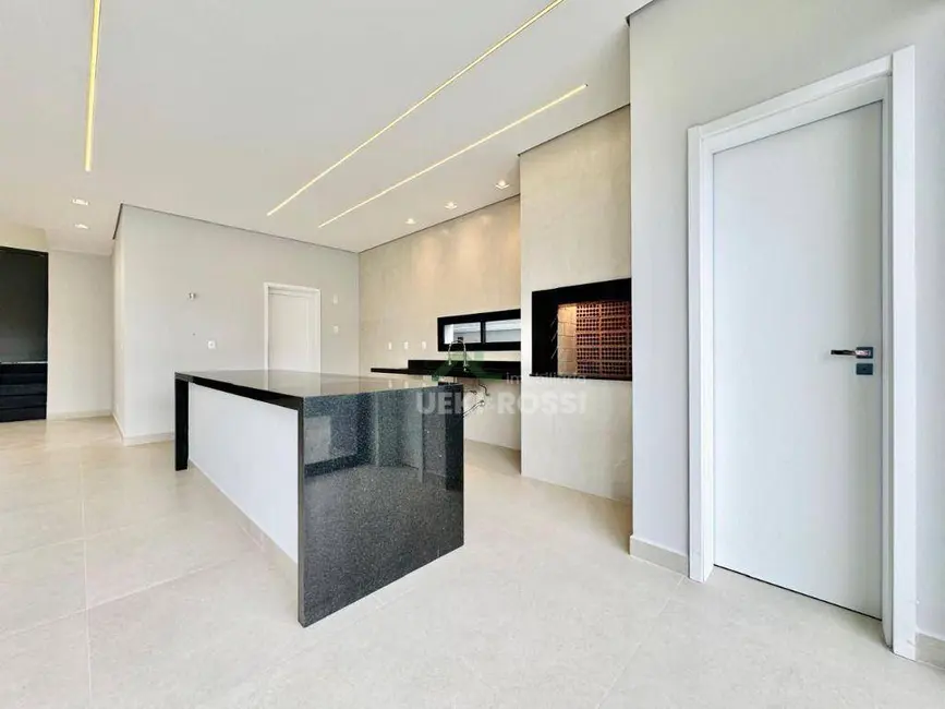 Casa com 3 quartos à venda, 263m2 em Londrina - PR - imagem 8 Foto 8 de Casa com 3 quartos à venda, 263m2 em Londrina - PR