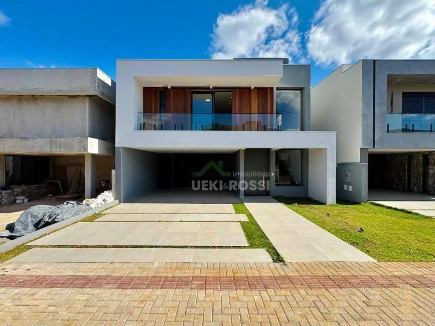 Casa com 3 quartos à venda, 263m2 em Londrina - PR - imagem 2 Foto 2 de Casa com 3 quartos à venda, 263m2 em Londrina - PR