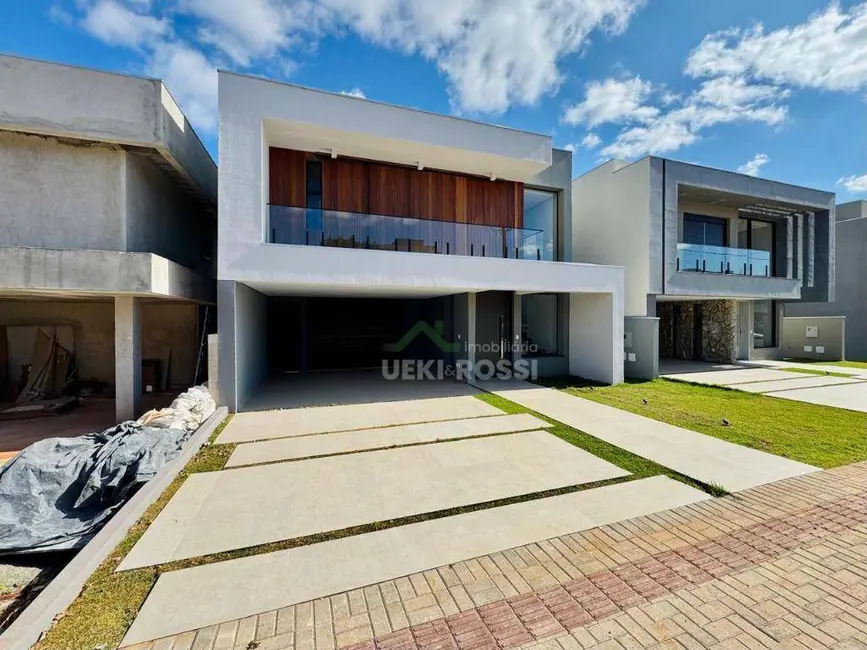 Casa com 3 quartos à venda, 263m2 em Londrina - PR - imagem 5 Foto 5 de Casa com 3 quartos à venda, 263m2 em Londrina - PR