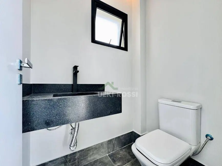 Foto 5 de Casa de Condomínio com 3 quartos à venda, 236m2 em Conjunto Habitacional Alexandre Urbanas, Londrina - PR