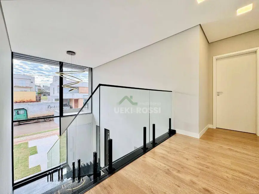 Foto 2 de Casa de Condomínio com 3 quartos à venda, 263m2 em Conjunto Habitacional Alexandre Urbanas, Londrina - PR