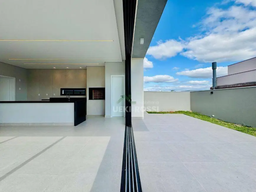 Foto 4 de Casa de Condomínio com 3 quartos à venda, 263m2 em Conjunto Habitacional Alexandre Urbanas, Londrina - PR