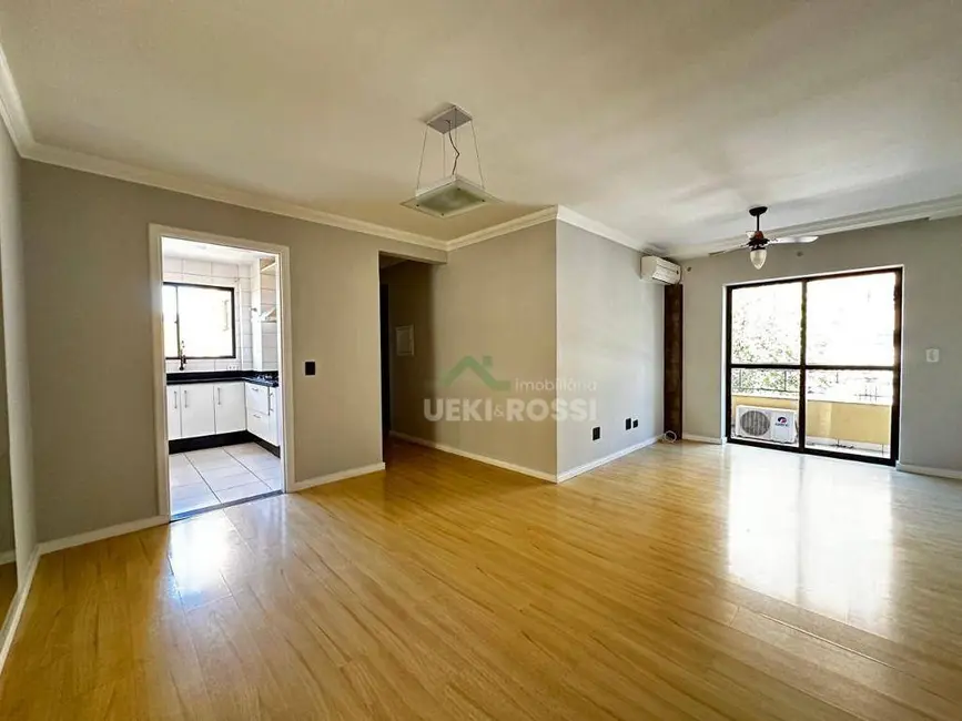 Apartamento com 3 quartos à venda, 128m2 em Centro, Londrina - PR - imagem 5 Foto 5 de Apartamento com 3 quartos à venda, 128m2 em Centro, Londrina - PR