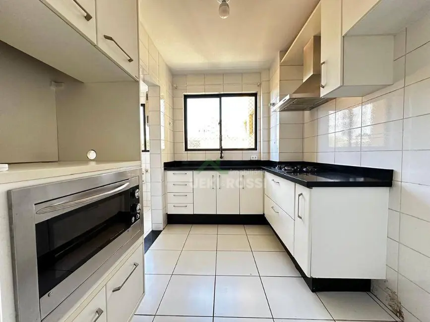 Apartamento com 3 quartos à venda, 128m2 em Centro, Londrina - PR - imagem 8 Foto 8 de Apartamento com 3 quartos à venda, 128m2 em Centro, Londrina - PR