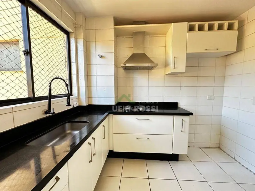 Apartamento com 3 quartos à venda, 128m2 em Centro, Londrina - PR - imagem 9 Foto 9 de Apartamento com 3 quartos à venda, 128m2 em Centro, Londrina - PR