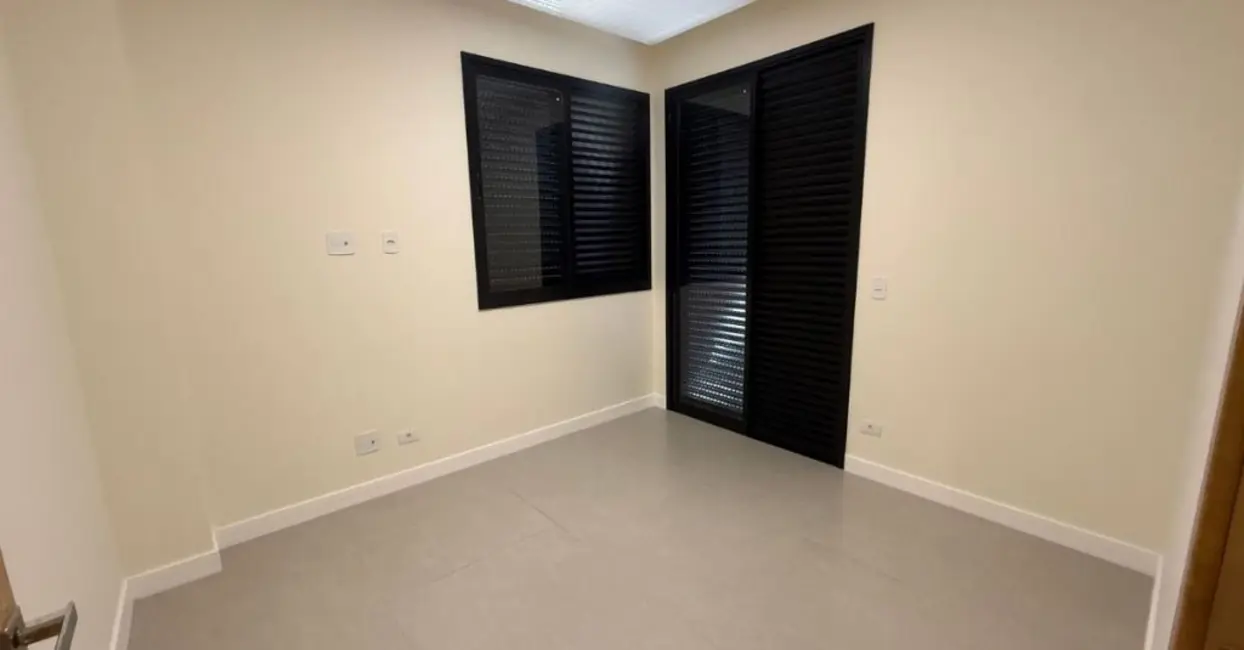 Foto 8 de Casa de Condomínio com 3 quartos à venda, 252m2 em Conjunto Habitacional Alexandre Urbanas, Londrina - PR