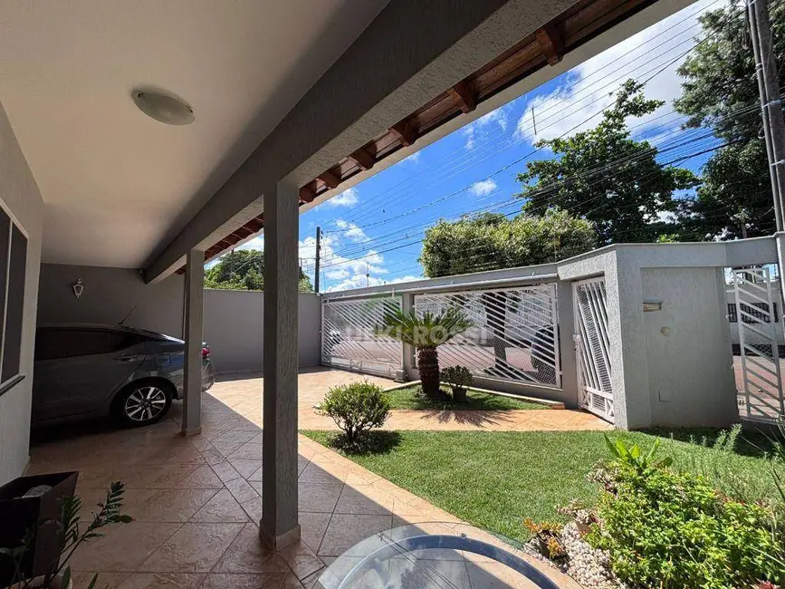 Foto 3 de Casa com 4 quartos à venda, 335m2 em Aeroporto, Londrina - PR