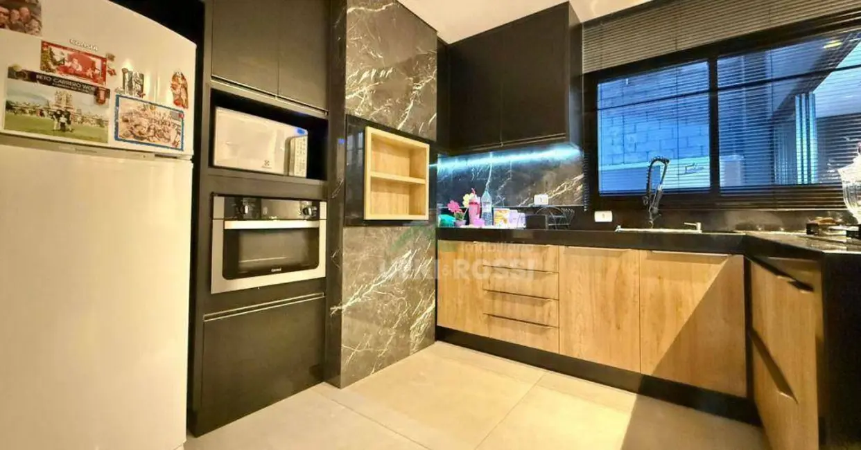 Casa de Condomínio com 3 quartos à venda, 220m2 em Esperança, Londrina - PR - imagem 3 Foto 3 de Casa de Condomínio com 3 quartos à venda, 220m2 em Esperança, Londrina - PR