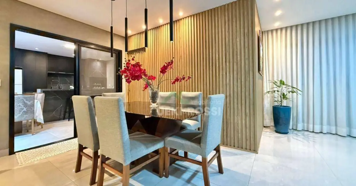 Casa de Condomínio com 3 quartos à venda, 220m2 em Esperança, Londrina - PR - imagem 4 Foto 4 de Casa de Condomínio com 3 quartos à venda, 220m2 em Esperança, Londrina - PR